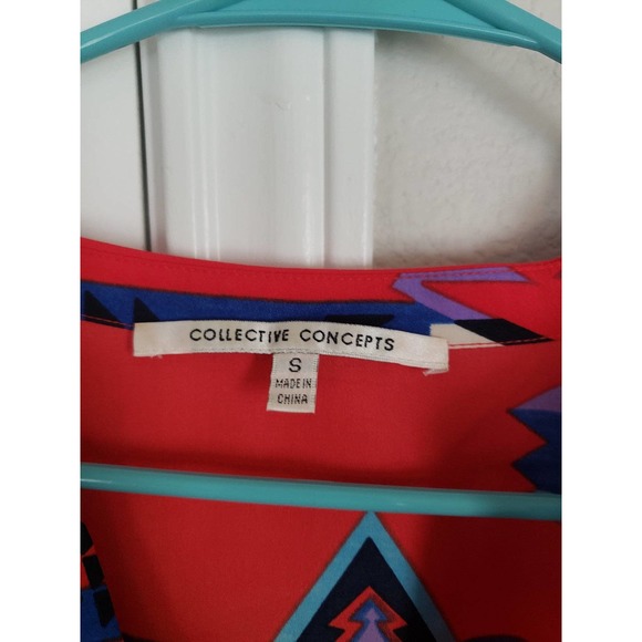 Collective concepts red aztec blouse - Picture 2 of 3
